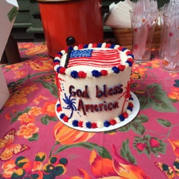 Another great cake from Ida's Too!