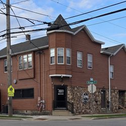 The 1890 Pub & Bistro