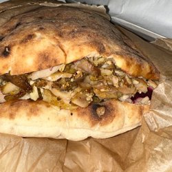 Soom Soom Fresh Mediterranean - Brentwood - chicken shawarma