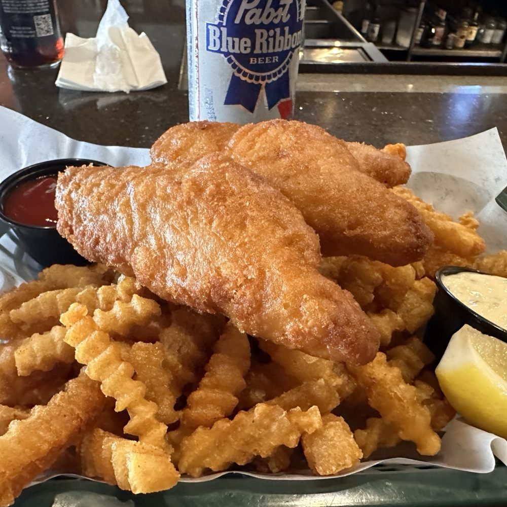 Kelley O'Neil's - Fish and chips - Music Venues Near Me - Honolulu, Hawaii