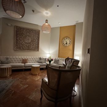 Burke Williams Day Spa - Waiting area - Day Spas Near Me - Mission Viejo, California