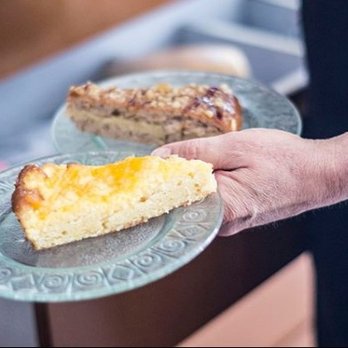 Bcn Marketing - ¡Buenos días!  Cuando llega la hora de pedir el postre, ¿eres de los golosos que no se puede resistir o de los que no caen en la tentación - Marketing Near Me - Barcelona, B