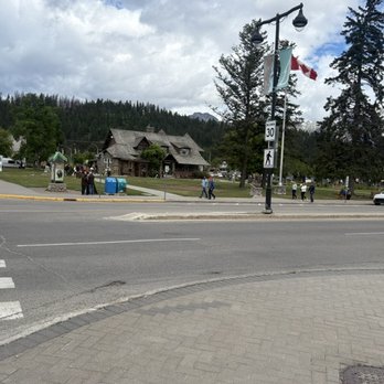 The Crimson - Hotels Near Me - Jasper, Alberta