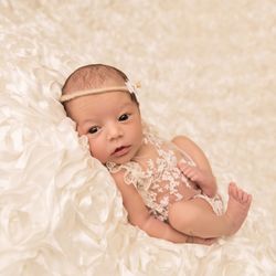 Mamarazzi Photography - Newborn-Ivory rose w/ivory lace outfit