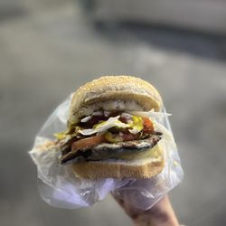 Hamburguesas a la Parrilla - Hamburguesa con Doble Queso y Piña (MX $70)