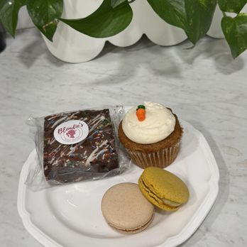 Blondie's Bakery Boutique - Desserts Near Me - Santa Rosa, California