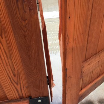 SMJ Fencing - 2x4 holding the gate to the post split apart. - Fences & Gates Near Me SMJ Fencing - 2x4 holding the gate to the post split apart. - Fences & Gates Near Me