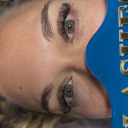 Blush Wellness Spa - Hybrid lash extensions