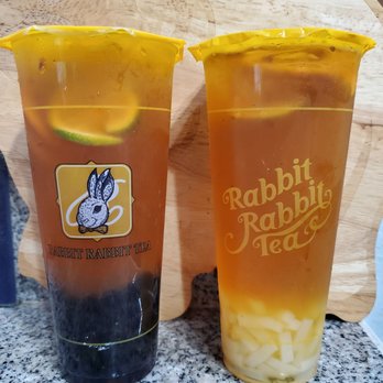 One N Half Lab - Rabbit Signature Fresh Fruit Ice Tea (with brown sugar boba) and Pineapple Golden Oolong Tea (with lychee jelly) - Taiwanese Near Me - Issaquah, Washington