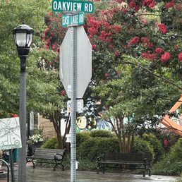 Corner of Oakview & E Lake