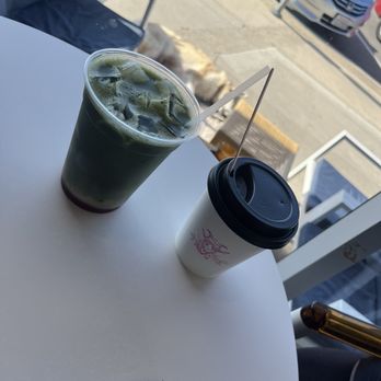 Kaffeine Espresso Bar - Hot vanilla latte with oat milk - completely undrinkable. Also no lids for cold cups??? - Coffee & Tea Near Me - Redondo Beach, California