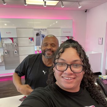 T-Mobile Authorized Retailer - Hanging out at T mobile - Mobile Phones Near Me - Las Vegas, Nevada