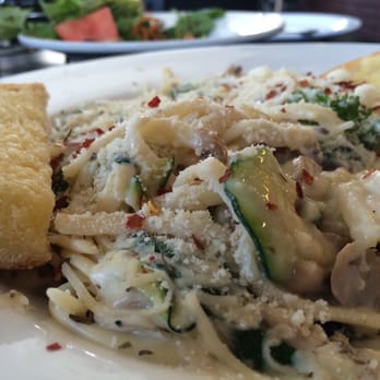 Brick Oven Pizza - 3/2015: Alfredo part of the lunch special w/salad! Added zucchini, mushrooms, & spinach toppings @ 85¢ each ~$15 :D - Pizza Near Me - Kapolei, Hawaii