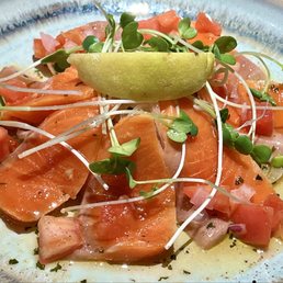 Salmon carpaccio perfectly seasoned. Salmon carpaccio perfectly seasoned.