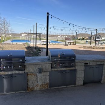 Carillon Amenity Center - Outdoor grills - Swimming Pools Near Me - Manor, Texas Carillon Amenity Center - Outdoor grills - Swimming Pools Near Me - Manor, Texas