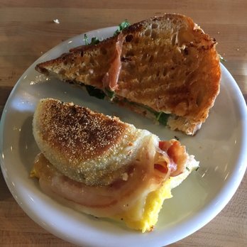 De Fer Coffee - Coffee & Tea Near Me - Pittsburgh, Pennsylvania