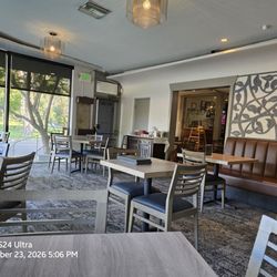 Benjarong Thai Cuisine - Very nice ambiance and table spacin