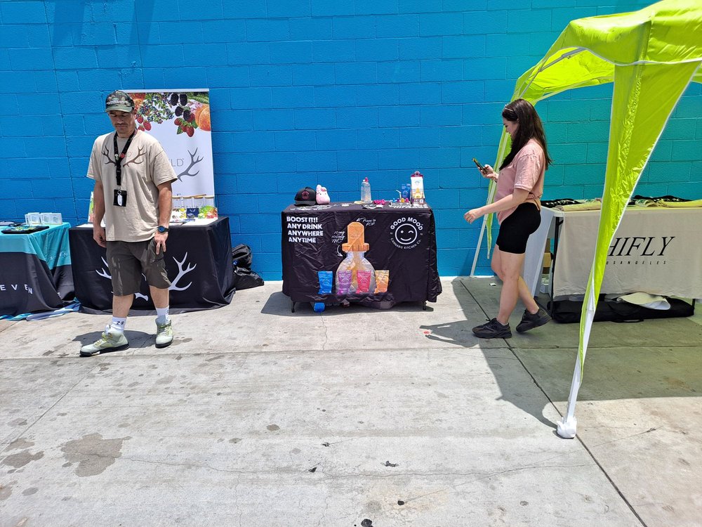 COOKIES WOODLAND HILLS 12 Photos & 29 Reviews 5334 Alhama Dr