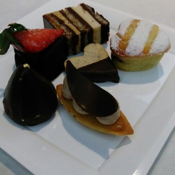 Ka Ikena Laua'e Restaurant - Desserts for Valentine's Day - American Near Me - Honolulu, Hawaii