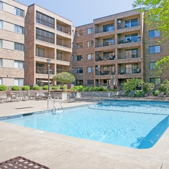 The Plaza - Outdoor Pool with Grills Available - Apartments Near Me - Saint Paul, Minnesota The Plaza - Outdoor Pool with Grills Available - Apartments Near Me - Saint Paul, Minnesota