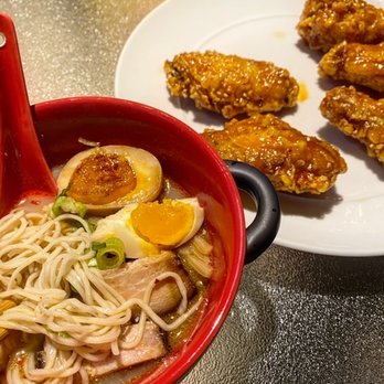 DOMU - Dr. Phillips - Spicy Tonkotsu Ramen and Domu wings - Ramen Near Me - Orlando, Florida