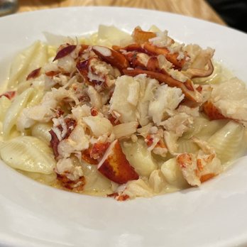 Side Street Cafe - Lobster Mac - American Near Me - Bar Harbor, Maine