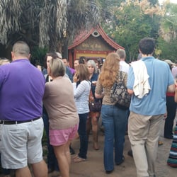 Brew At the Zoo - Large crowd near the entrance to City Pork and the Bicyle Brew Club booths