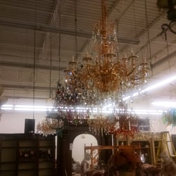 World of Decor - Chandeliers.