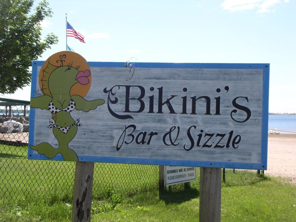 BIKINI’S BEACH BAR Updated August 2024 15 Reviews 300 E Bay St