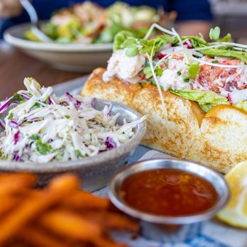 Pacific Catch - Lobster Roll ($25) - Sushi Bars Near Me - Santa Clara, California