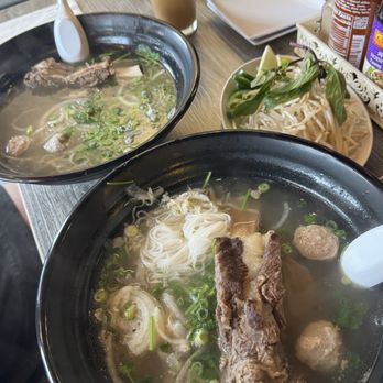 Phovorite Vietnamese Kitchen - The way they serve it is the way you drink up the broth! - Vietnamese Near Me - Culver City, California Phovorite Vietnamese Kitchen - The way they serve it is the way you drink up the broth! - Vietnamese Near Me - Culver City, California