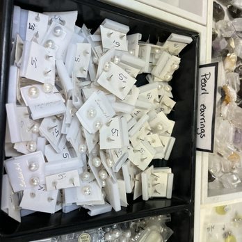 Spencer Opal Mine - Gemstones & Minerals Near Me - Spencer, Idaho Spencer Opal Mine - Gemstones & Minerals Near Me - Spencer, Idaho