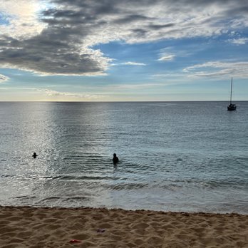 Waimea Bay Beach Park - Parks Near Me - Haleiwa, Hawaii Waimea Bay Beach Park - Parks Near Me - Haleiwa, Hawaii