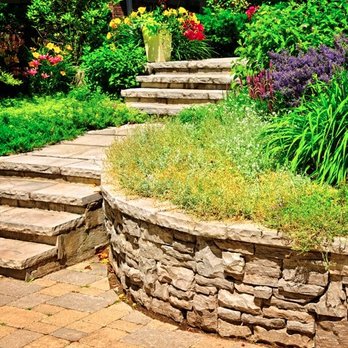Rolando Landscaping - stone steps leading up to a garden - Landscaping Near Me Rolando Landscaping - stone steps leading up to a garden - Landscaping Near Me