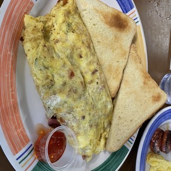Tasty Crust Restaurant - Build your own omelette - Breakfast & Brunch Near Me - Wailuku, Hawaii