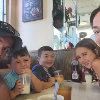 Ramsey Corner Cafe - Desserts Near Me - Ramsey, New Jersey