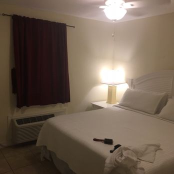 The Sea Spray Resort - Bedroom - Resorts Near Me - Sarasota, Florida