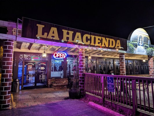 La Hacienda by null