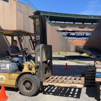 CraneHawaii - Aloha Stadium maintenance forklift operator certification training - Crane Services Near Me - Honolulu, Hawaii CraneHawaii - Aloha Stadium maintenance forklift operator certification training - Crane Services Near Me - Honolulu, Hawaii
