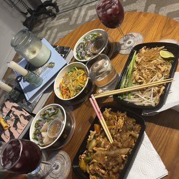 Obao - FRESH SUMMER ROLL, PAD THAI (GLUTEN FREE). DRUNKEN NOODLE (SPICY).VIETNAMESE SALAD (GF). - Vietnamese Near Me - New York, New York