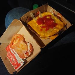 McDonald's - Quarter pounder deluxe no lettuce no bacon like I requested and it has tomatoes