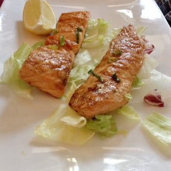 Sus Restaurant Grill - Salmone alla griglia (G8), qui in doppia porzione: sparisce in pochi bocconi, e si scioglie in bocca! - Sushi Bars Near Me - Milan, Michigan