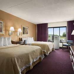 Days Inn by Wyndham New Stanton PA - Standard Double Room