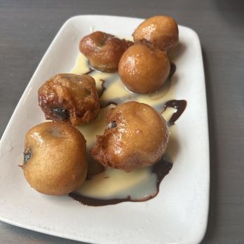 Harry's Seafood Bar & Grille - Oreo Beignets - American Near Me - Ocala, Florida