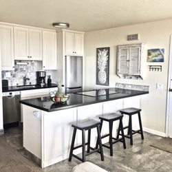 Makaha Valley Plantation - 196B boasts a beautiful kitchen