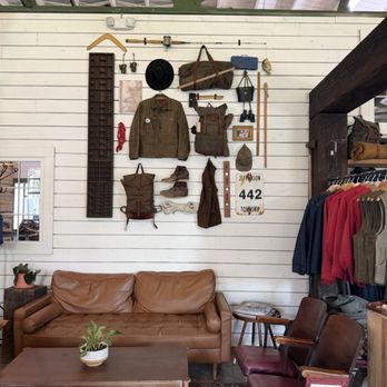 Bradley Mountain - Leather Goods Near Me - Columbia, Tennessee