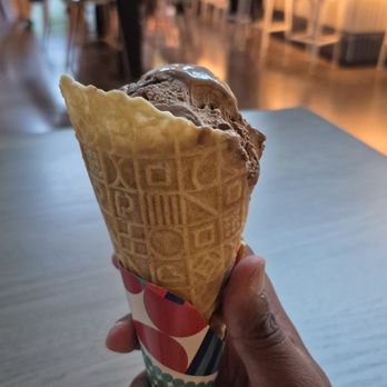 Scooped by Demetres - Ice cream - Ice Cream & Frozen Yogurt Near Me - Toronto, Ontario