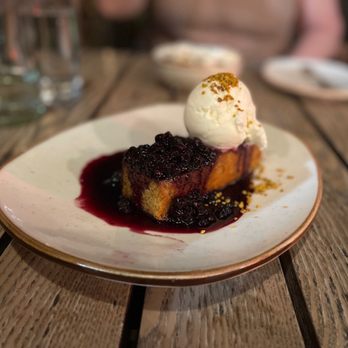 Driftwood - Warm cornbread with fresh berries and ice cream - Cocktail Bars Near Me - Boynton Beach, Florida Driftwood - Warm cornbread with fresh berries and ice cream - Cocktail Bars Near Me - Boynton Beach, Florida