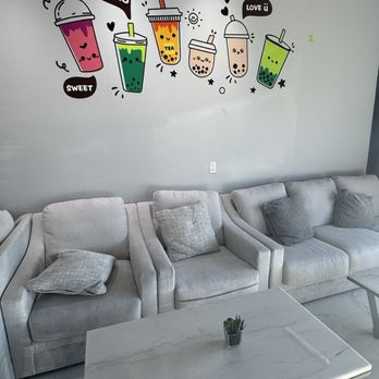 HP Tea - Couch seating - Bubble Tea Near Me - Oklahoma City, Oklahoma