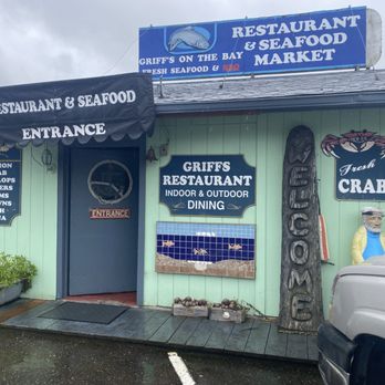 Griff's On the Bay - Seafood Near Me - Winchester Bay, Oregon